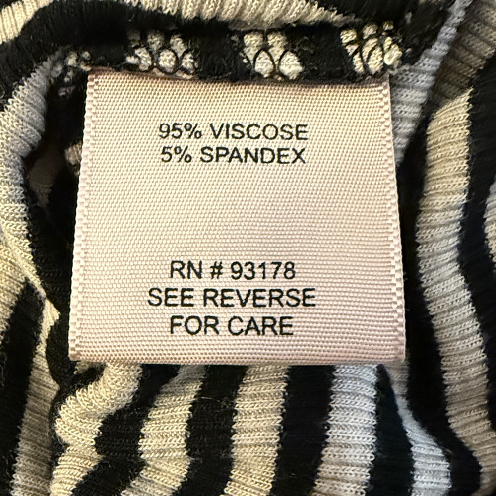 Philosophy Striped Cold Shoulder Long Sleeve Top Size Large - Picture 6 of 7